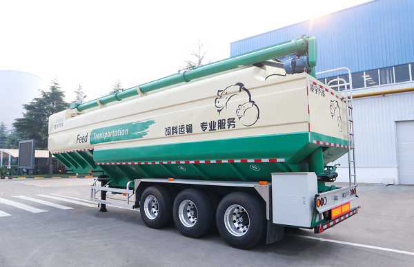 凌宇饲料运输半挂车