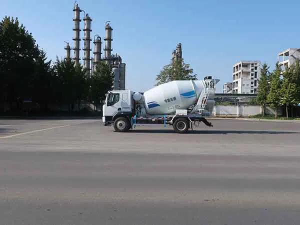 水泥罐车