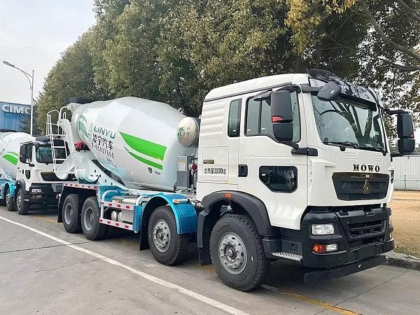 新年奋战开门红!凌宇搅拌车“火力全开”奔向天府之国 新年奋战开门红!凌宇搅拌车“火力全开”奔向天府之国