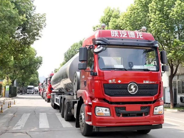 疫情之下，海外客户线上订车，20台凌宇罐车批量交付！