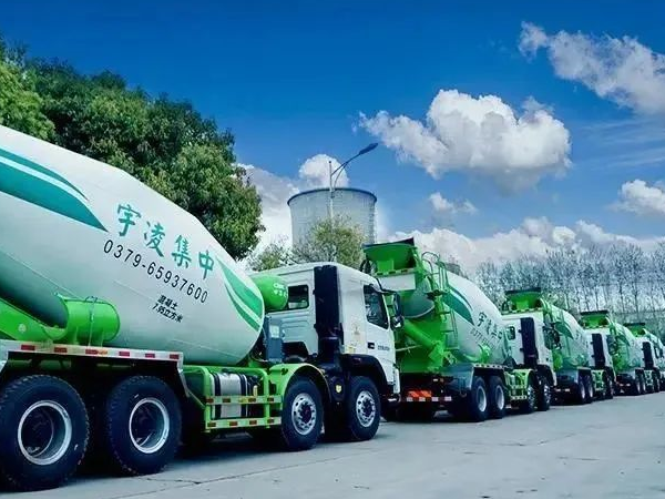 8年老客户再提车，10台搅拌车批量交付，客户：选凌宇我放心！