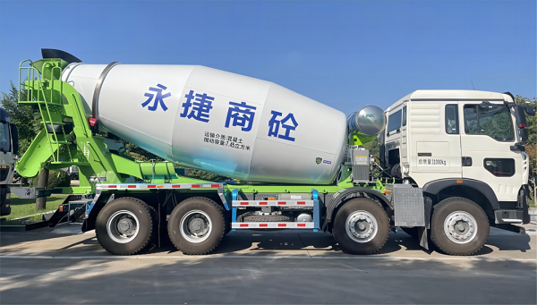 【发车新闻】重汽&凌宇搅拌车交付客户！