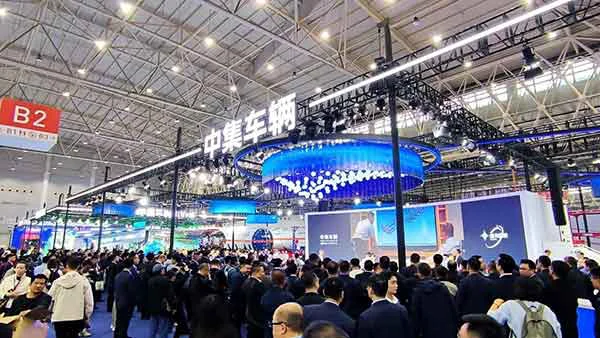 中集车辆新能源搅拌车闪耀2025CCVS展现高端智造硬实力