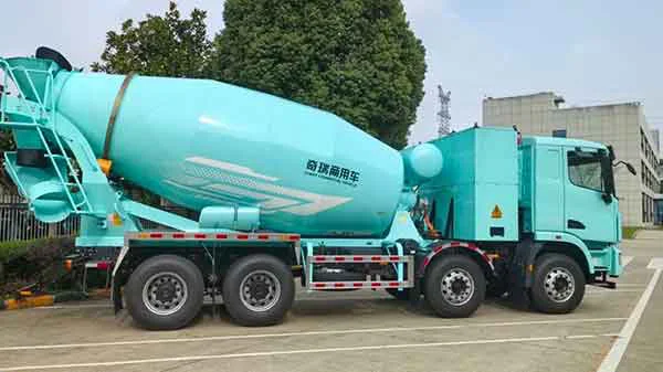 50台集中交付！中集车辆&联合重卡新能源搅拌车驶入郴州