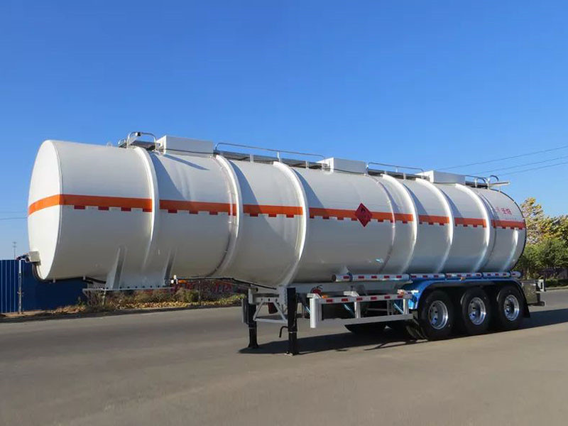 行业自重轻，性价比高，今年大家都喜欢这款不锈钢罐车！