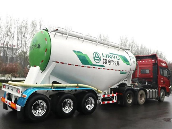 联合卡车•中集凌宇搅拌车发车仪式成功举办