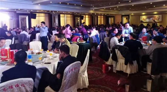 中集凌宇升级版铝合金液罐车亮相山东